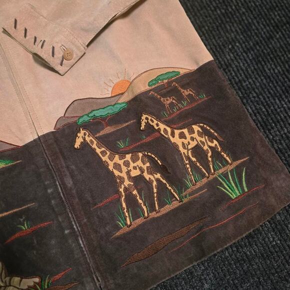 Tan and brown 100% leather jacket with embroidered animals - Picture 3 of 6